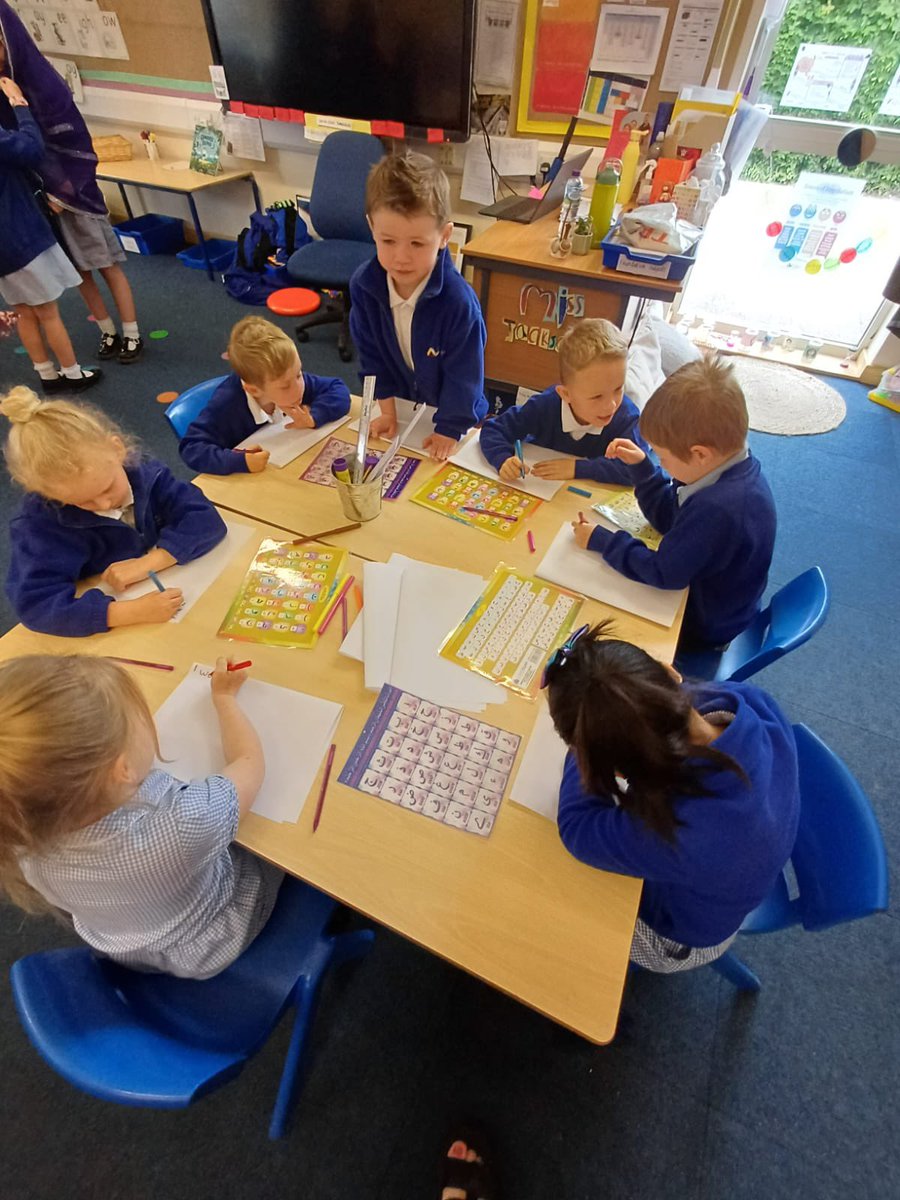 Mini Grey Class tweet media