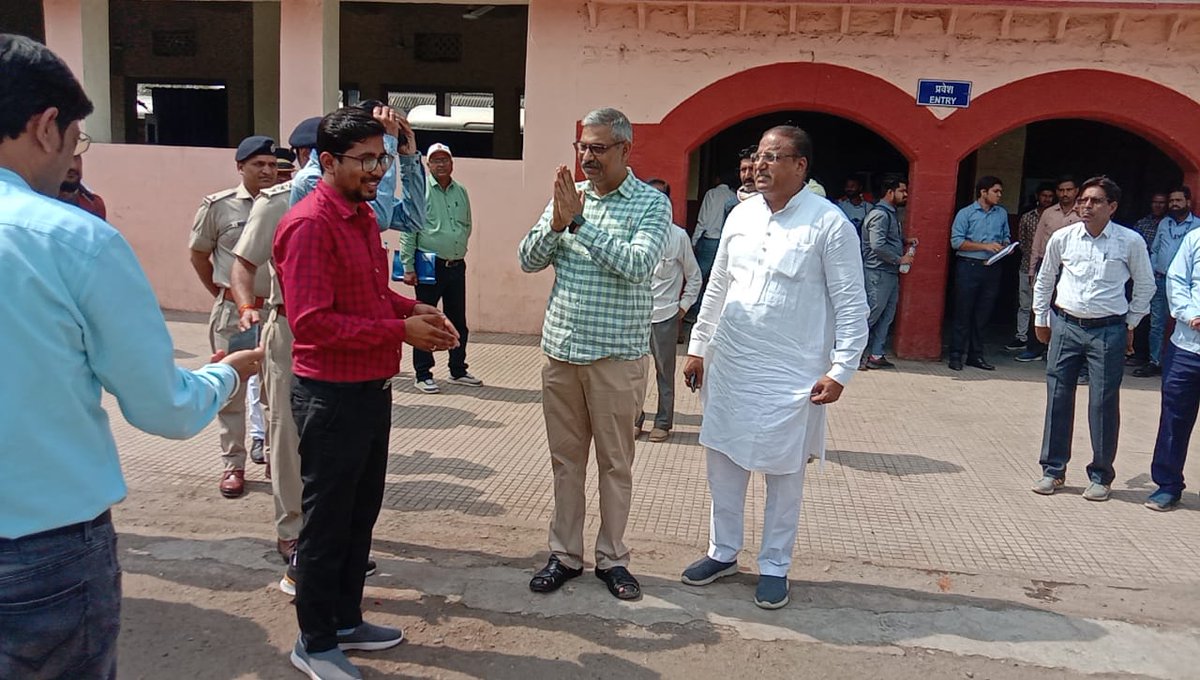 कोटा-हिसार एक्सप्रेस के विस्तार हेतु रेलवे अप डाउनर्स प्रोगेसिव वेलफेयर एसोसिएशन ओर कोटा से नागदा रेलखंड के सभी समाजसेवीयों ने जो मांग  2022 से 2024 तक उठाई। 

उसी का परिणाम कि इस ट्रेन के प्रस्ताव IRTTC 2024 कि मीटिंग मे गए है, जल्द चलेगी 
(दुसरो का श्रेय लेने वालो से सावधान)