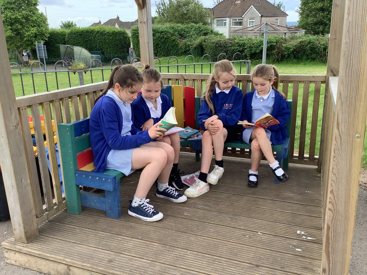 LlanFach2025's tweet photo. Y2 Reading Buddies outside. Always enjoyable! https://t.co/6jiaejtpvx