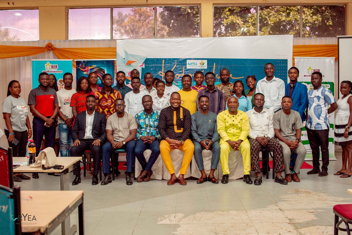 Ajwillzgh's tweet photo. What are the chances of survival in the next decade with the high levels of air pollution on the rise and drastic change in climate? 

Any thoughts?

I had the opportunity to talk to young entrepreneurs in Eastern Region at a summit. 
#CleanAirGhana #Bckdua https://t.co/1Ddv4zcmjM