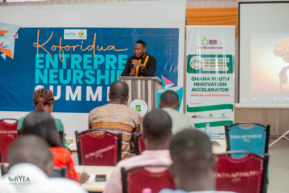 Ajwillzgh's tweet photo. What are the chances of survival in the next decade with the high levels of air pollution on the rise and drastic change in climate? 

Any thoughts?

I had the opportunity to talk to young entrepreneurs in Eastern Region at a summit. 
#CleanAirGhana #Bckdua https://t.co/1Ddv4zcmjM