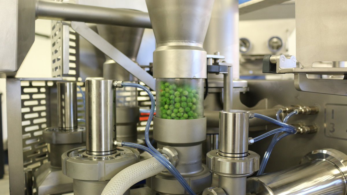 MillitecFS's tweet photo. At Millitec, versatility is key! For instance, our Pasta Depositor handles not only pasta but also peas!
If you want to know whether your products mesh well with our machines, request a trial! 
🌐https://t.co/i6vOLGcudj
📨sales@millitec.com
#FoodProcessing #Machinery #Innovation https://t.co/6ULBXfnO89
