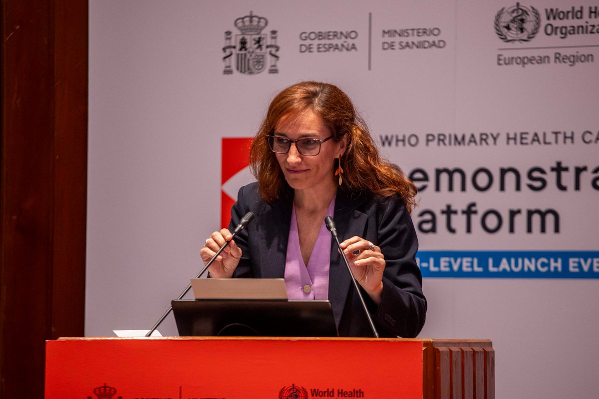 sanidadgob's tweet image. 🩺 Mónica García resalta el compromiso español por mostrar las fortalezas de su Atención Primaria al resto de países de la OMS

La ministra de Sanidad inaugura la Jornada &quot;Let&apos;s Talk Primary Health Care&quot; junto a @hans_kluge, director regional de la OMS en Europa.