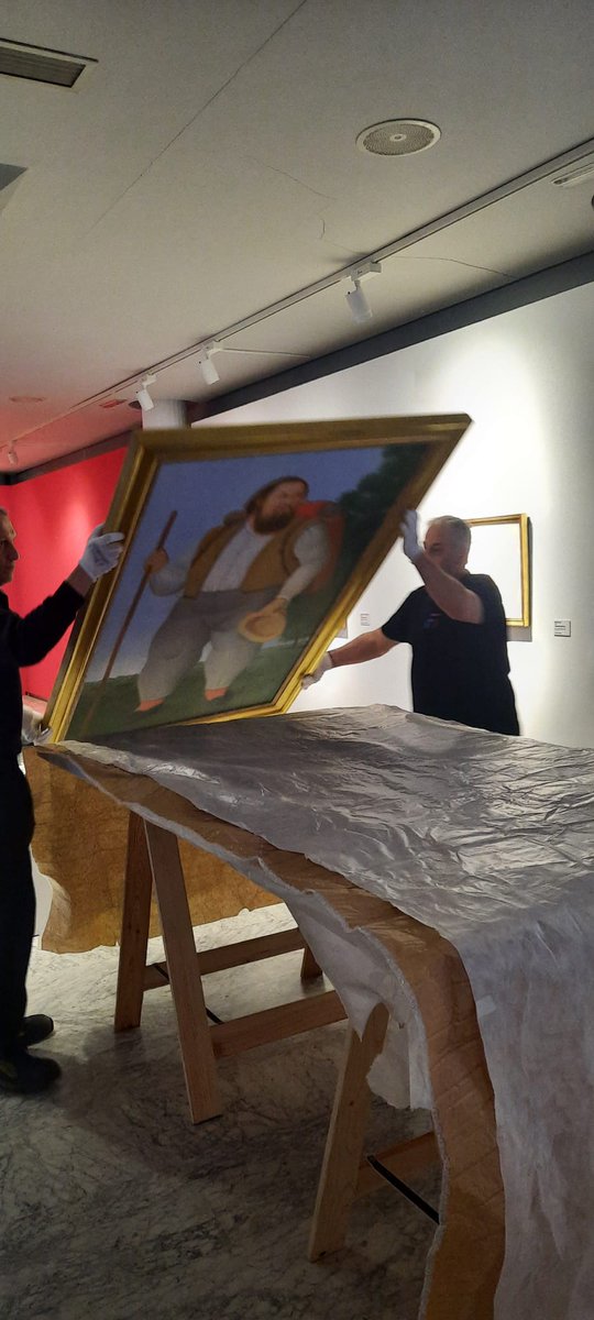 museocasalis's tweet photo. En #casa 🏠⚜️realizamos #DetrásDeLaEscena 🔎🚪el desmontaje de #exposiciones temporales como la de Fernando #Botero 👨‍🎨,cuyas obras despedimos en #Lis el pasado lunes 26 de mayo 

#MuseumWeek #MuseoSecreto  #TesorosEscondidos #TrasLasCortinas #SecretosMW #DetallesLis  @MuseumWeek https://t.co/fG6aeBDfHJ