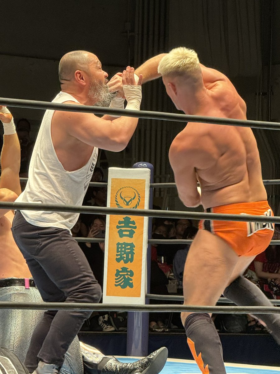 mescarbonic's tweet photo. 新日本プロレスレスリング後楽園ホールBest of the SuperJr.
◯藤田、ロビー・イーグルス、ザック・セイバーJr(ヨーロピアン・クラッチ)外道、ドリラ・モロニー、×クラーク・コナーズ
#新日本プロレス #njpw #後楽園ホール #BestOfTheSuperJr #BOSJ31 https://t.co/GmxJl1DQdB