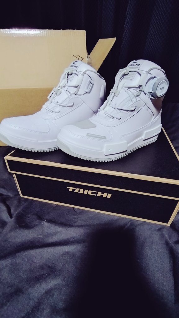O_zx25rse's tweet photo. ライディングシューズ届いた🤗
RS TAICHI RSS014 DRYMASTER ブレイク シューズ👟
#RSタイチ #DRYMASTER #ブレイクシューズ https://t.co/ly4ssdEDXv