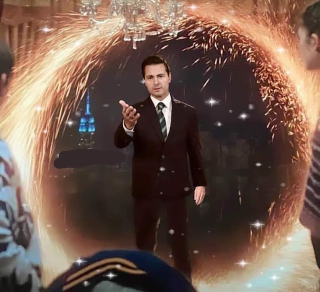 "Ey México, a tu izquierda"