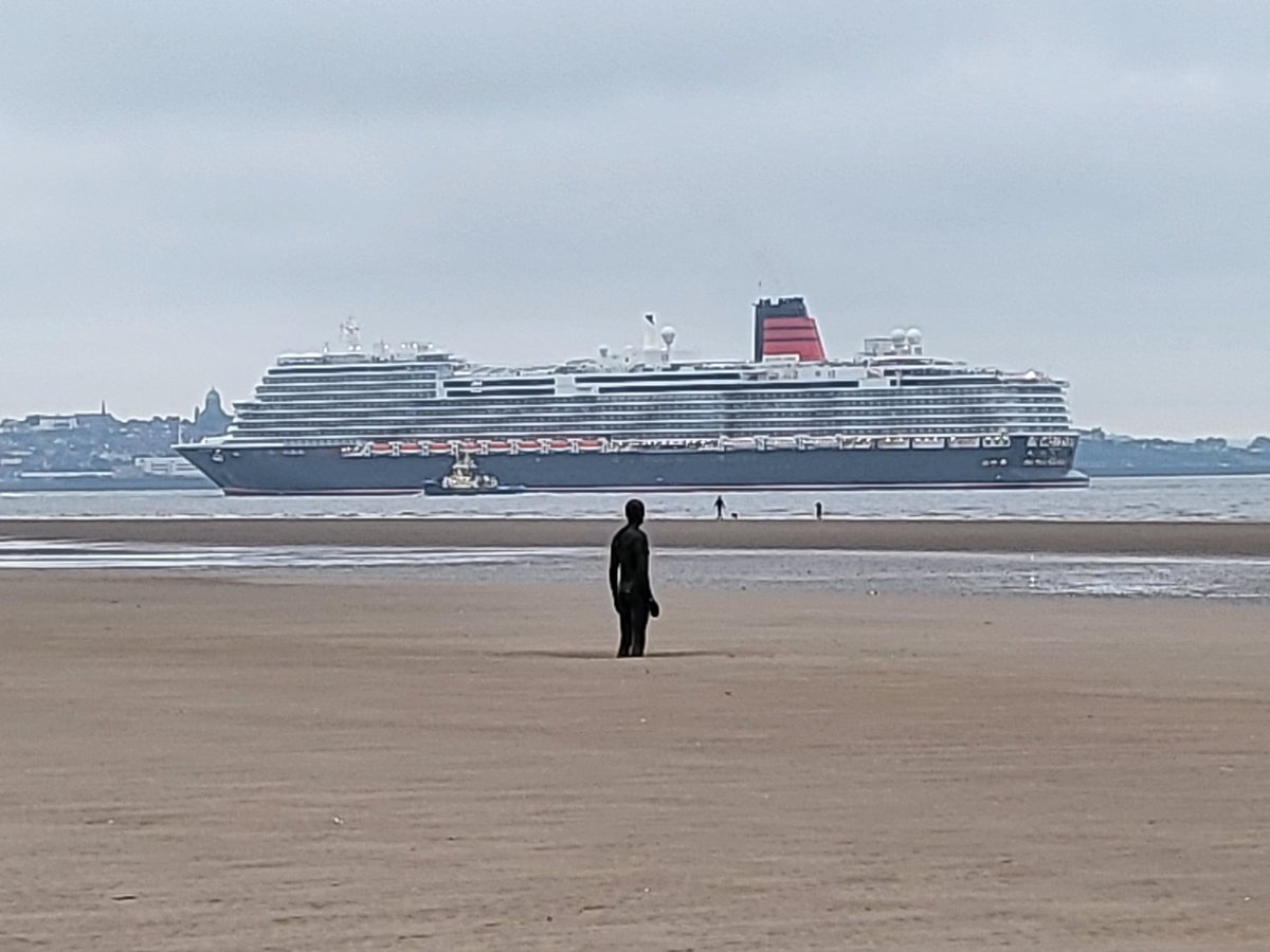 mizbee65's tweet photo. @cunardline Welcome to Liverpool  #QueenAnne https://t.co/mkRsJ13Lgc