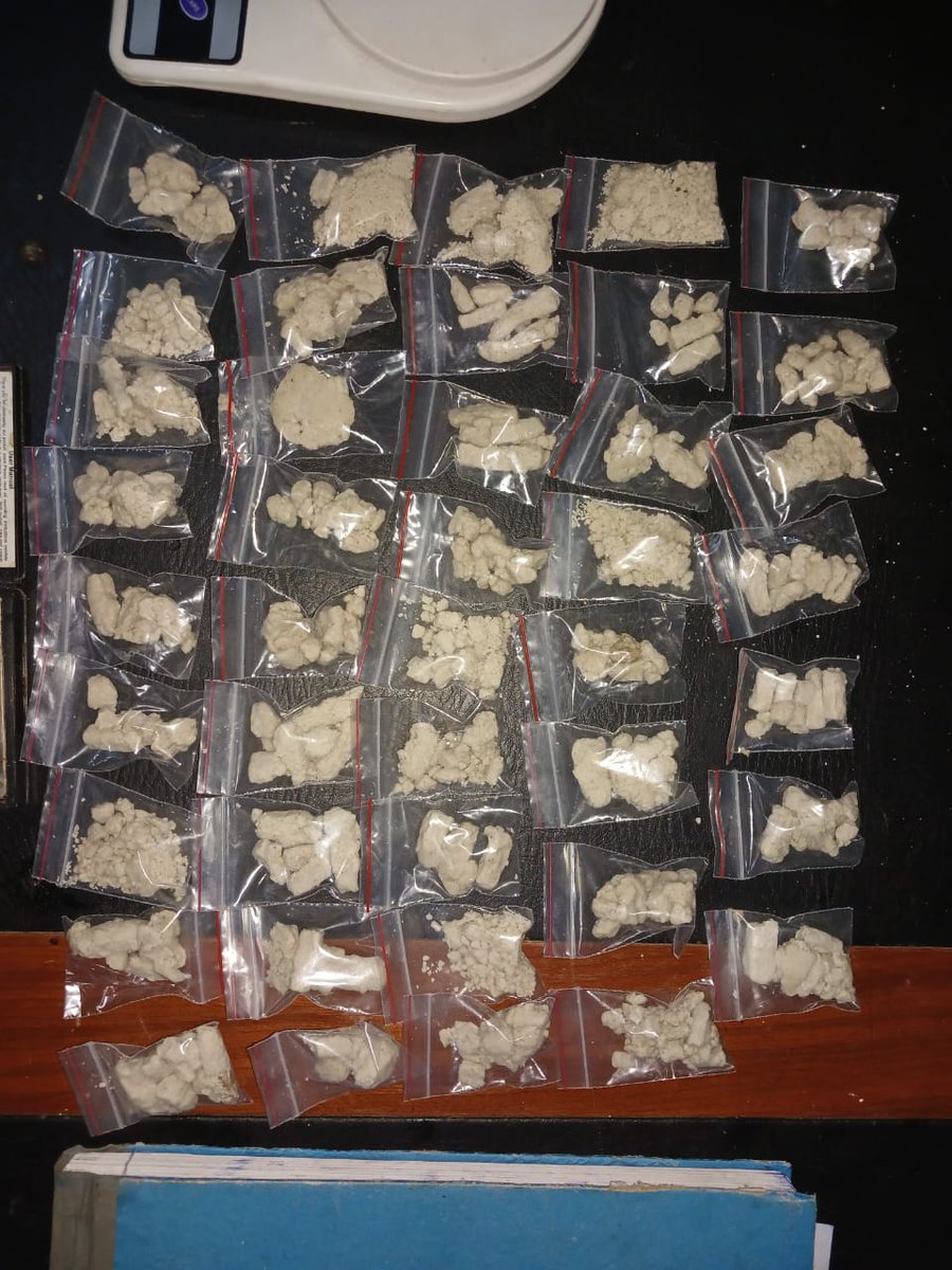 QurbanALaghari's tweet image. ایکسائز اور نارکوٹکس ڈیپارٹمنٹ کی جانب سے ڈسٹرکٹ ویسٹ اور کورنگی میں کاروائیاں، بدنام زمانہ منشیات فروش قمر، سراج، عالم، توصیف اور عمران گرفتار، ملزمان سے 1370 گرام آیئس، 500 گرام ہیروئن سمیت مختلف اقسام کا نشہ برآمد، مقدمات درج کاروائی کا آغاز کر دیا گیا۔
#NarcoticsCrackdown…