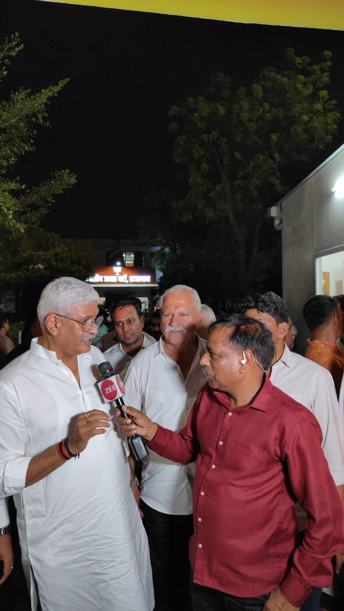 ravinayyarbjp's tweet photo. लोकसभा चुनाव 2024 के लिए देश के विभिन्न प्रदेशों में प्रवास पर गए राजस्थान के भाजपा कार्यकर्ताओं की प्रदेश कार्यालय में आयोजित बैठक में सम्मिलित हुआ। 
#लोकसभा_चुनाव_2024 #BJP #राजस्थान https://t.co/RnSKtrBu86