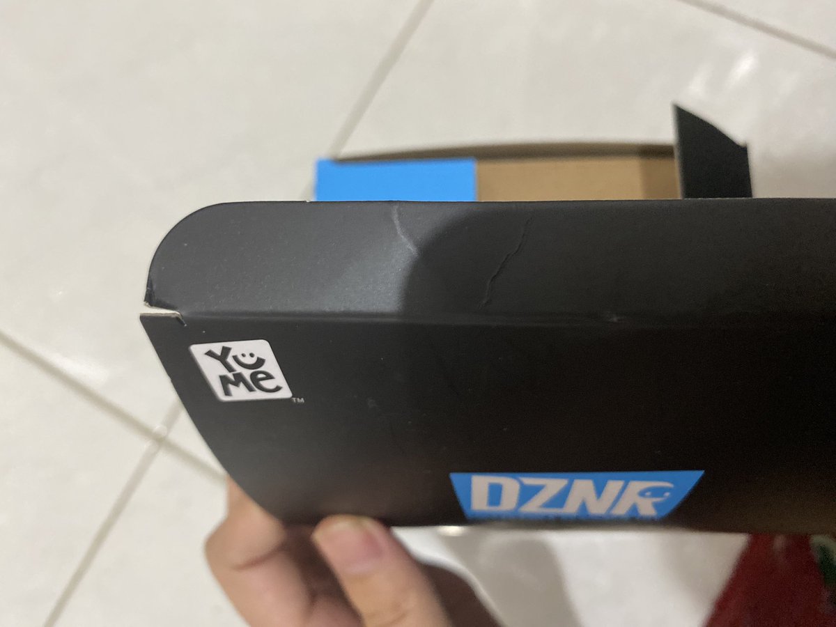 florianwrtz's tweet photo. ⚠️ Unsealed, damage di box
❤️  Bonus free yuuji squishy https://t.co/Ls1VfTLbxW
