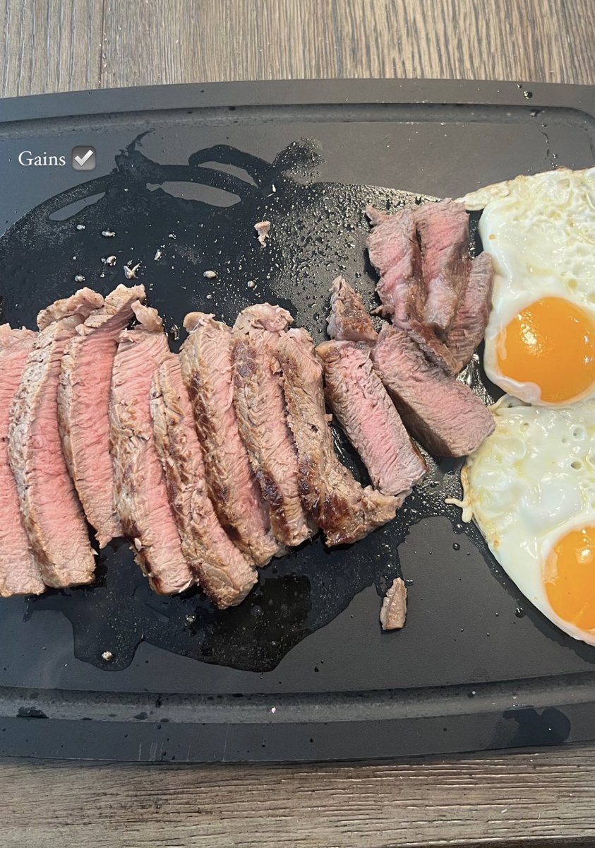 jorgelespina's tweet photo. Today was all about taking care of ourselves mentally and physically enjoying this sunday with perfect moments 🏋️🥩🏊‍♂️🌆🥩🥗 https://t.co/Hpsmev6NQA