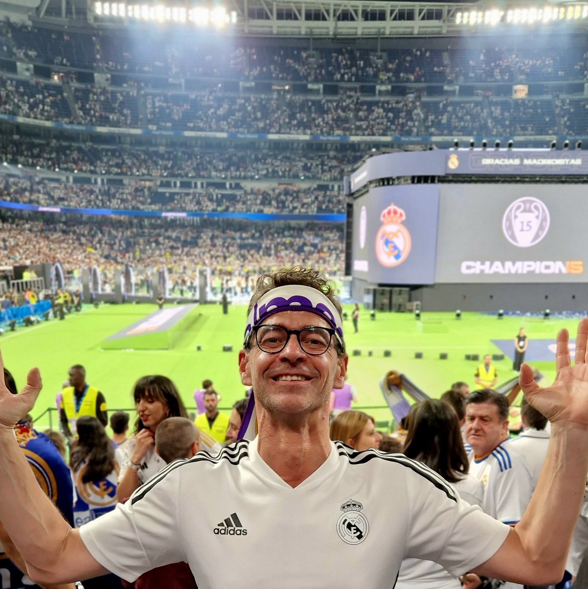JaviHds42k's tweet image. 𝐶𝑜𝑚𝑜 𝑛𝑜 𝑡𝑒 𝑣𝑜𝑦 𝑎 𝑞𝑢𝑒𝑟𝑒𝑟 🤍

𝑪𝑨𝑴𝑷𝟏𝟓𝑶𝑵𝑺 𝑳𝑨𝟏𝟓 🏆

#HalaMadrid  #La15
#ReyesDeEuropa 💫