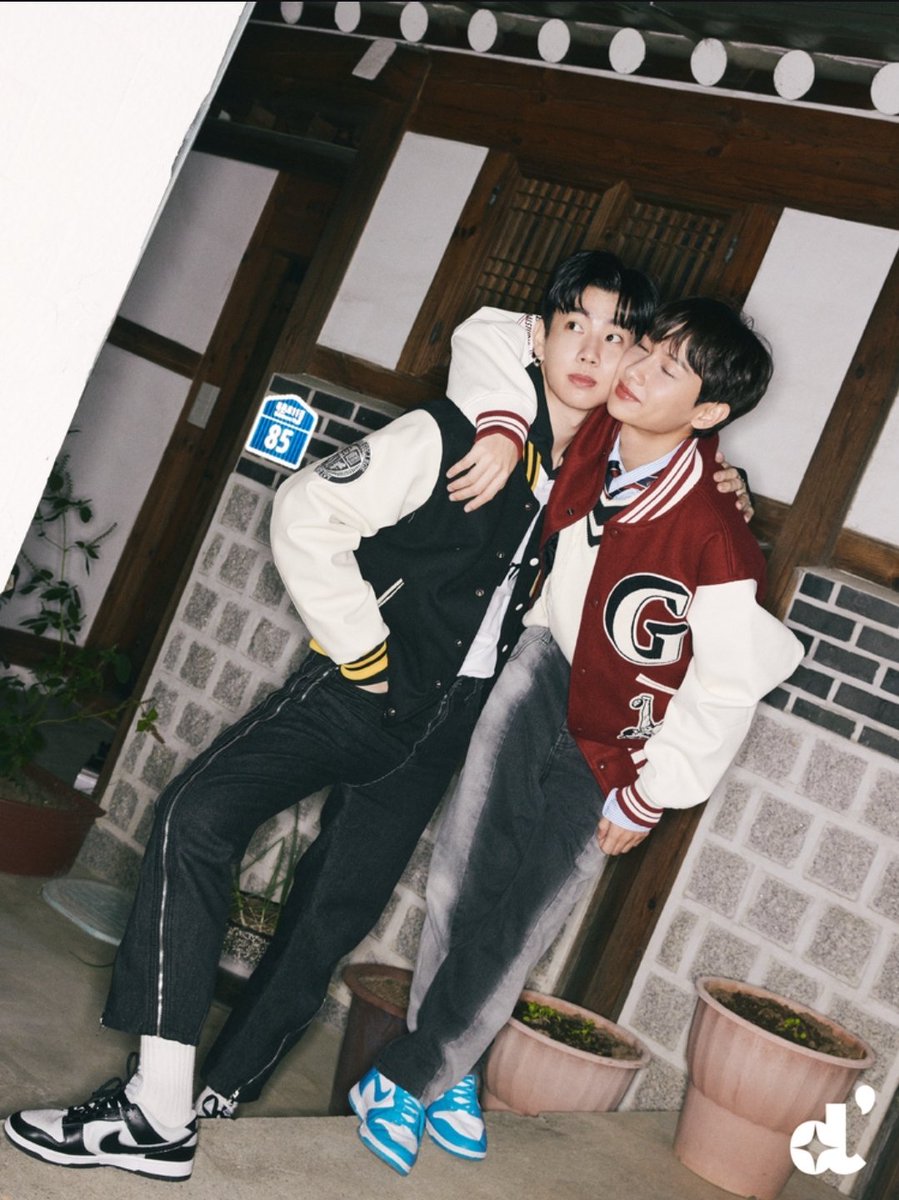 usagi_zack's tweet photo. Miss both of you...hope you both will get more work/event... especially Gun because no schedule until now...😢😢
#Offgun
#ออฟกัน
#LoveWinsForOffGun
#SupportOffGun #BabiiPower
#OffGunForever #SpreadLoveNotHate https://t.co/GWT82qbigU