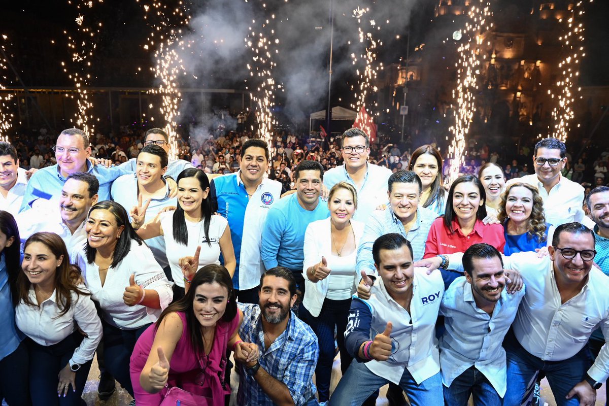 LeoMontanezC's tweet photo. GRACIAS A TODAS Y TODOS POR CONFIAR, HOY GANÓ AGUASCALIENTES!!!!! 

Este triunfo es de todas y todos y no los voy a defraudar, seguiremos trabajando intensamente para hacer de #Aguascalientes ¡la mejor ciudad para vivir! https://t.co/JtClephqdo