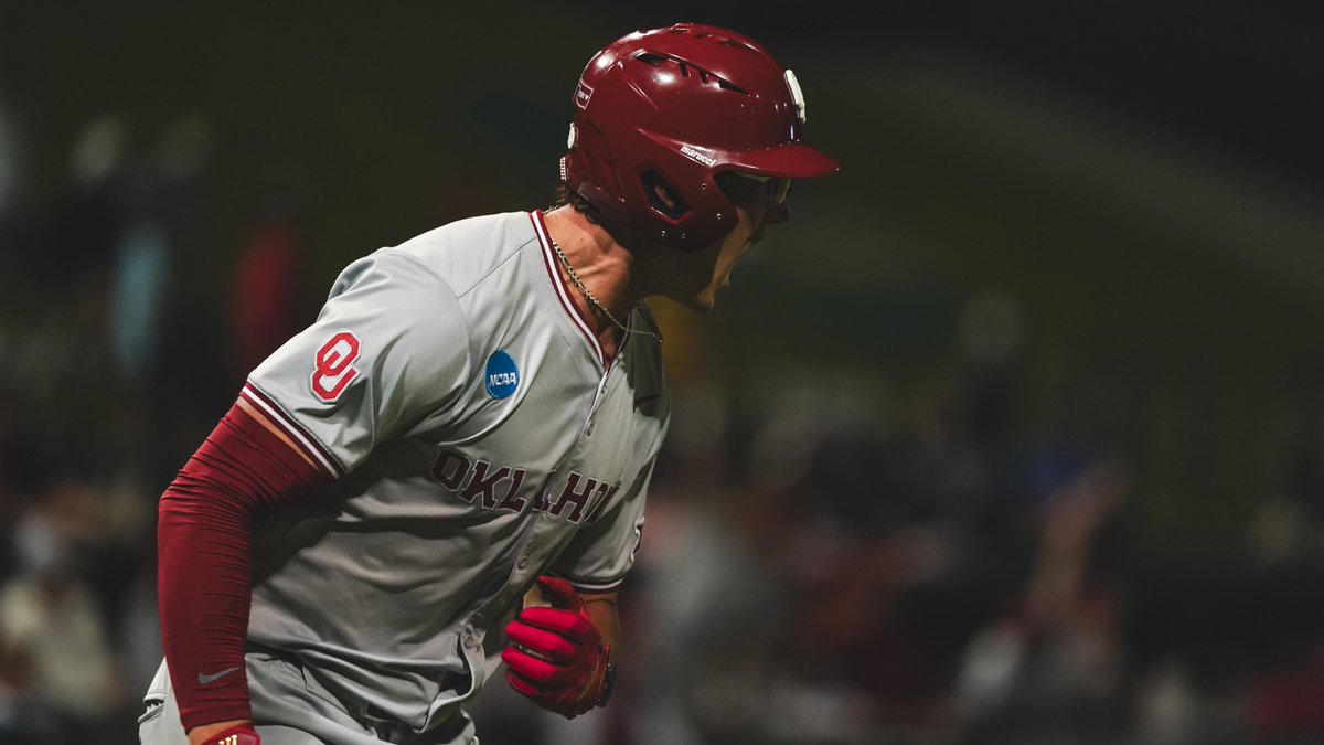 OU_Baseball's tweet photo. Monday at 8 o'clock for a spot in Supers ⏳

🔗 https://t.co/OUMlFnJLzQ // #CHAOUS