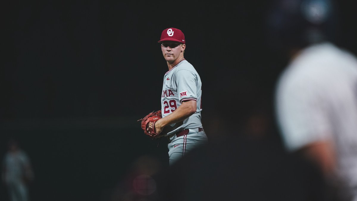 OU_Baseball's tweet photo. Monday at 8 o'clock for a spot in Supers ⏳

🔗 https://t.co/OUMlFnJLzQ // #CHAOUS