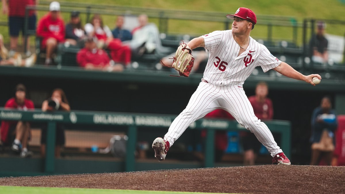 OU_Baseball's tweet photo. Monday at 8 o'clock for a spot in Supers ⏳

🔗 https://t.co/OUMlFnJLzQ // #CHAOUS
