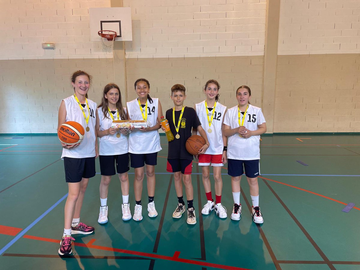 Notre équipe benjamine en basket-ball est championne académique <a href="/unss32/">Unss Gers</a> ! Félicitations pour ce bel engagement et cette cohésion d’équipe ! Bravo à Mila, Paola, Elyne, Melody et Julia. Et merci à Ethan qui a oeuvré en tant qu’arbitre et qui a contribué à cette belle victoire !