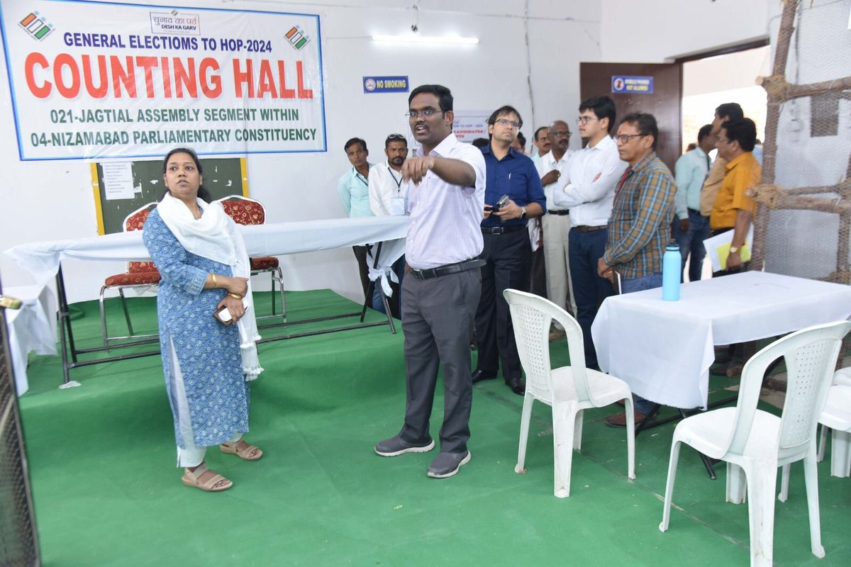 airnews_hyd's tweet image. నిజామాబాద్ జిల్లా డిచ్పల్లిలోని పార్లమెంట్ నియోజకవర్గ ఓట్ల లెక్కింపు కేంద్రాన్ని  జనరల్ అబ్జర్వర్ ఎలిస్ వజ్ ఆర్ తో కలిసి @Collector_NZB  రాజీవ్ గాంధీ హనుమంతు, @cp_nizamabad కల్మేశ్వర్ సందర్శించారు.  
#Counting #ElectionCounting