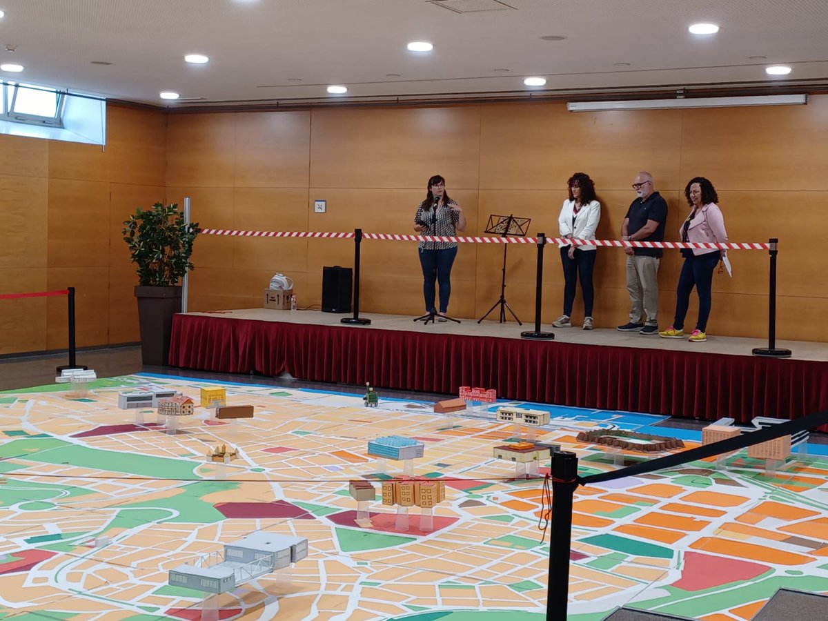MaquetemMat's tweet photo. IV Edició Maquetem Mataró ja és una realitat. Aquest any hem treballat conjuntament @AngelaBransuela, IE Mar Mediterrània, @INS_Campeny ,@inslaialarquera  i @Ins5Senies . Seguim aprenent, millorant i agafant noves idees. Exposició aquesta setmana al Centre Cívic del Pla d'en Boet https://t.co/kXXltapNj9