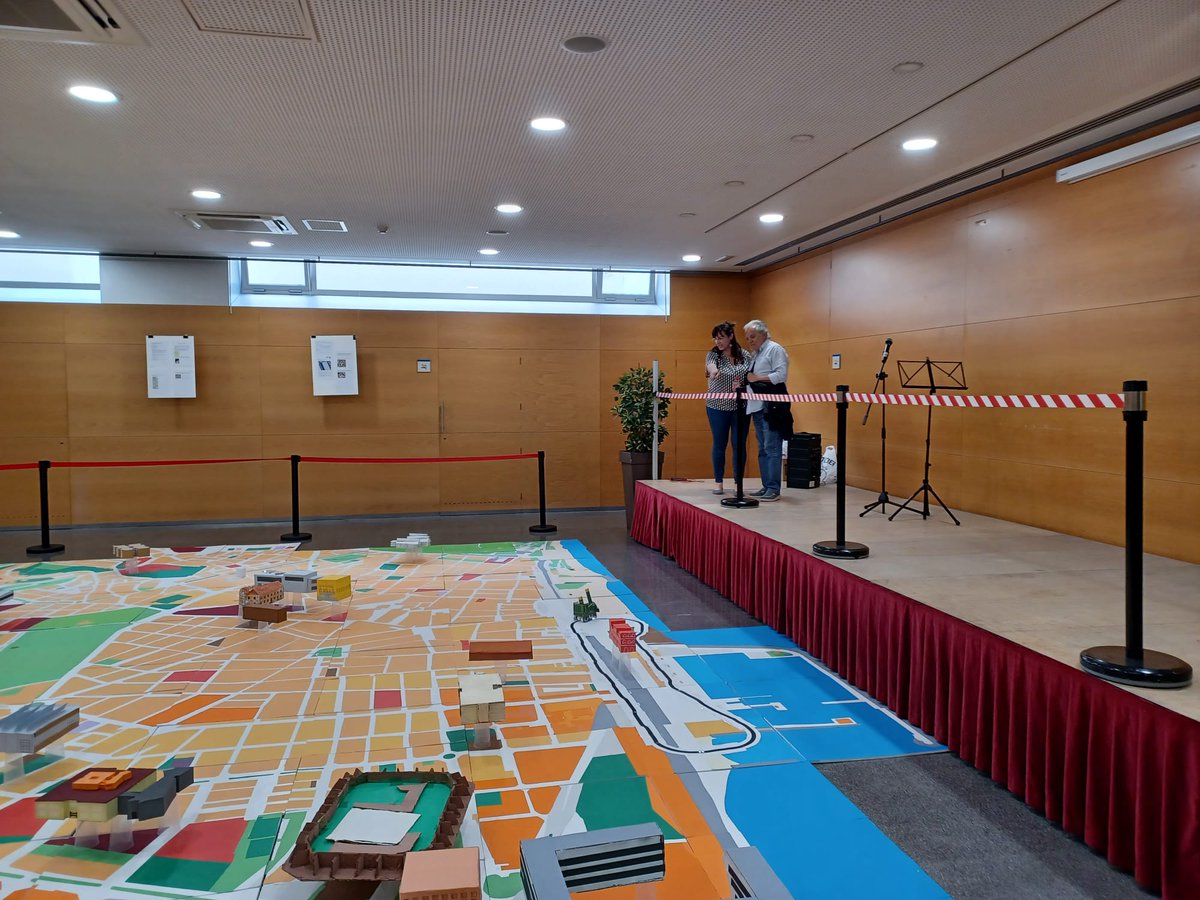 MaquetemMat's tweet photo. IV Edició Maquetem Mataró ja és una realitat. Aquest any hem treballat conjuntament @AngelaBransuela, IE Mar Mediterrània, @INS_Campeny ,@inslaialarquera  i @Ins5Senies . Seguim aprenent, millorant i agafant noves idees. Exposició aquesta setmana al Centre Cívic del Pla d'en Boet https://t.co/kXXltapNj9