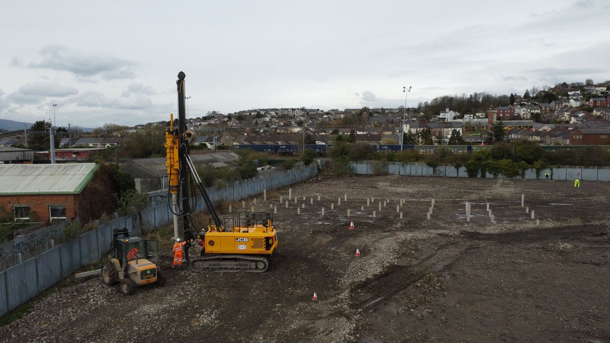 RogerBullivant's tweet image. Birdseye view from a #residential site in Cardiff😍

#RBSouthWales utilised our 3502 Driven Piling Rig to install over 500 Driven Precast Concrete Piles for J G Hale Construction Limited.

Learn more about our rig capabilities👉 roger-bullivant.co.uk/roger-bullivan…

#PilingRig #RBResidential