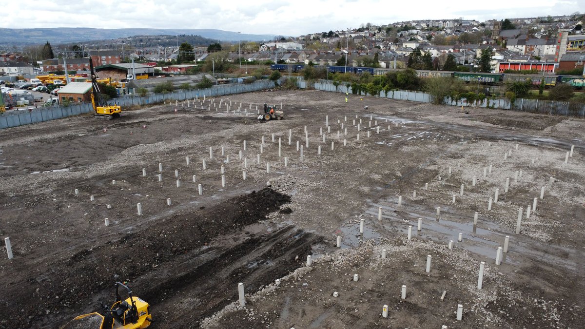 RogerBullivant's tweet image. Birdseye view from a #residential site in Cardiff😍

#RBSouthWales utilised our 3502 Driven Piling Rig to install over 500 Driven Precast Concrete Piles for J G Hale Construction Limited.

Learn more about our rig capabilities👉 roger-bullivant.co.uk/roger-bullivan…

#PilingRig #RBResidential
