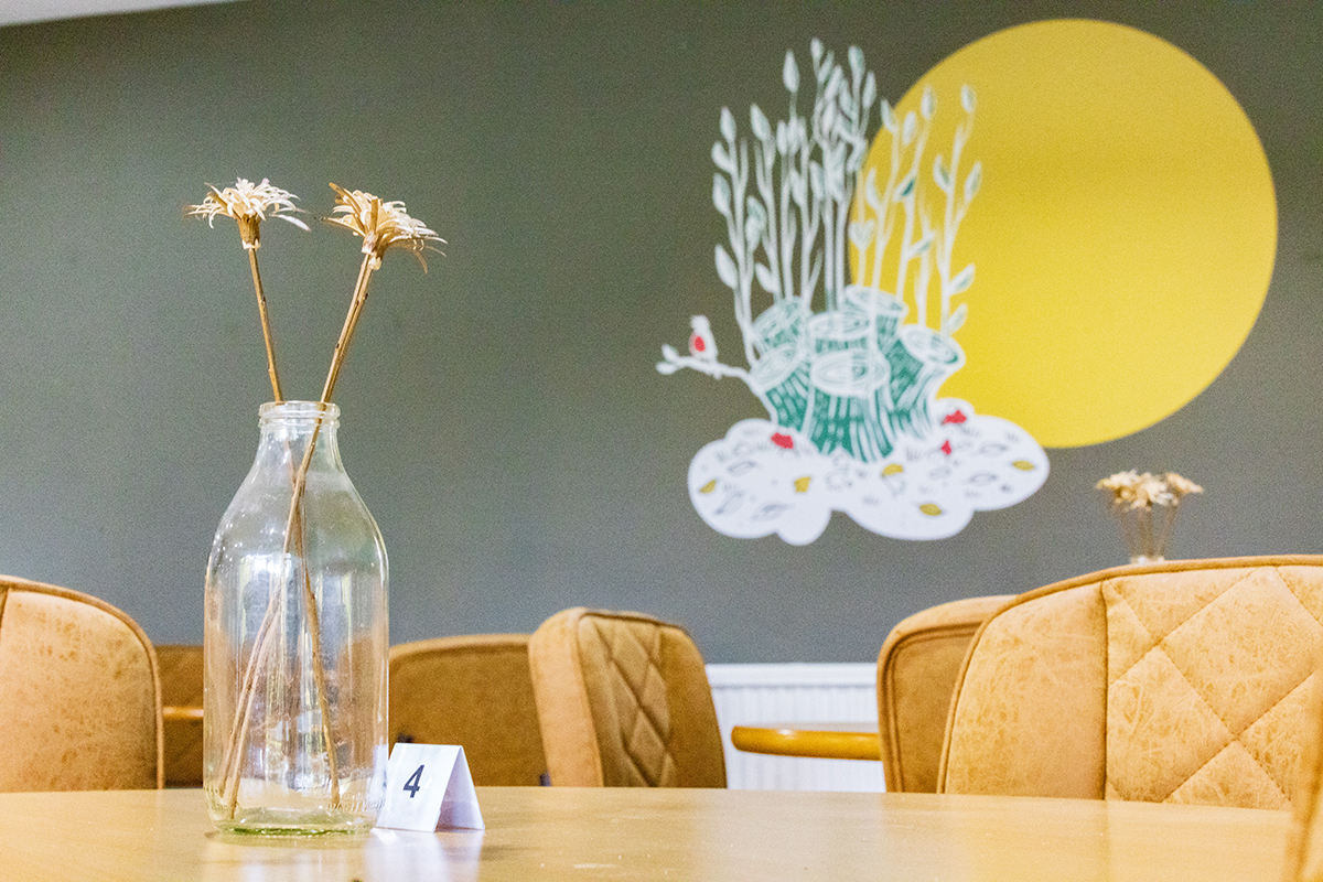 Westlancsbc's tweet photo. Coppice Café is introducing a new 'Chatty Table', where everyone is welcome to make new friends and feel connected to help raise awareness for National Loneliness Week. Join us every Monday starting from June 10!
#WELL #LonelinessWeek #ChattyTable https://t.co/ds8i1QCSsV