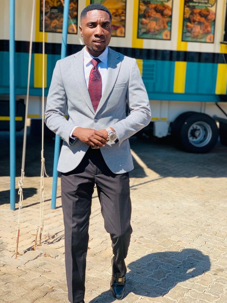 Another Glorious year added, +1. Happy Birthday to myself , i thank God for life, health family and friends💙