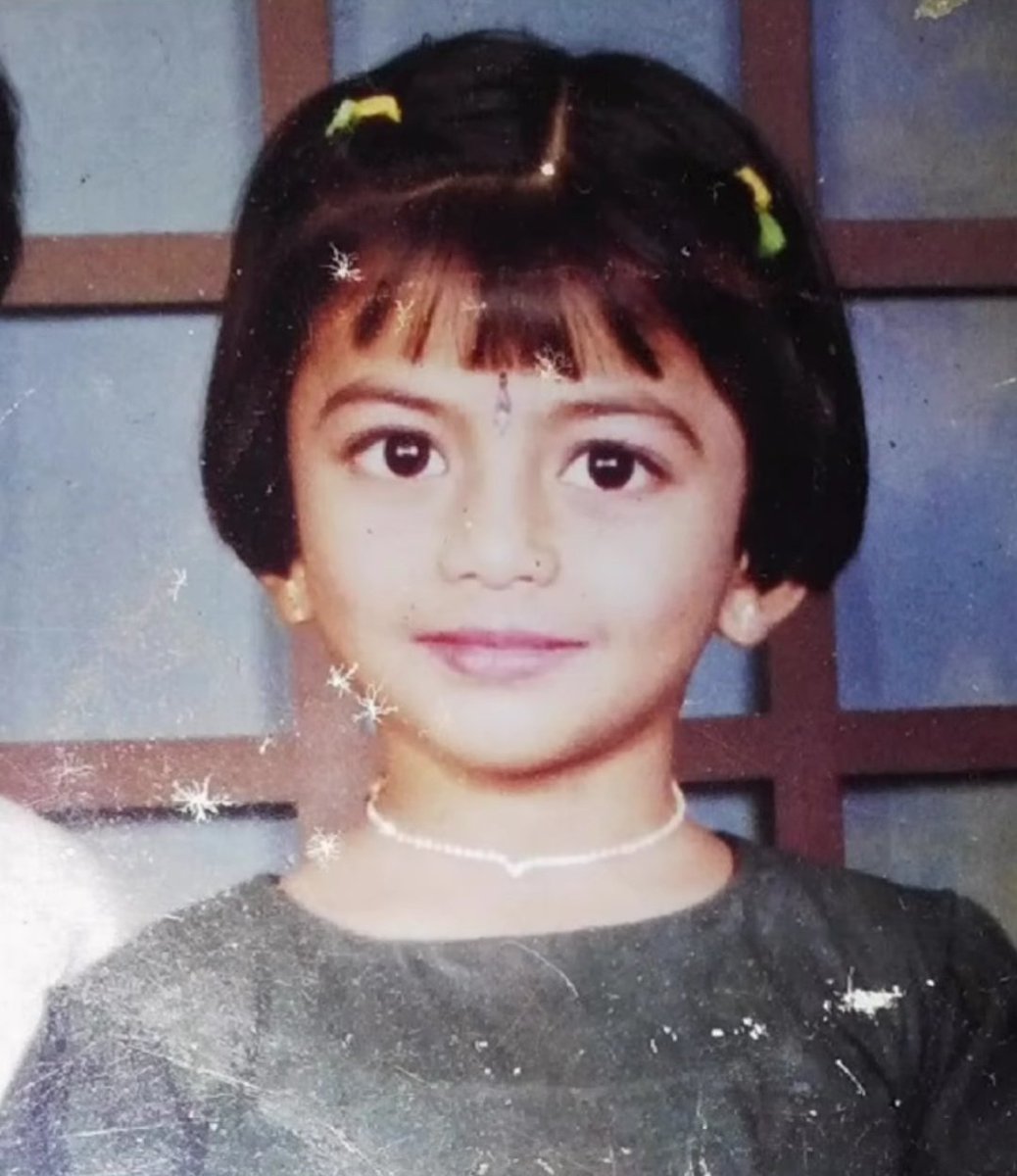 anandhikayaloff's tweet image. Childhood 🙈❤️

#anandhi #kayalanandhi #childhood