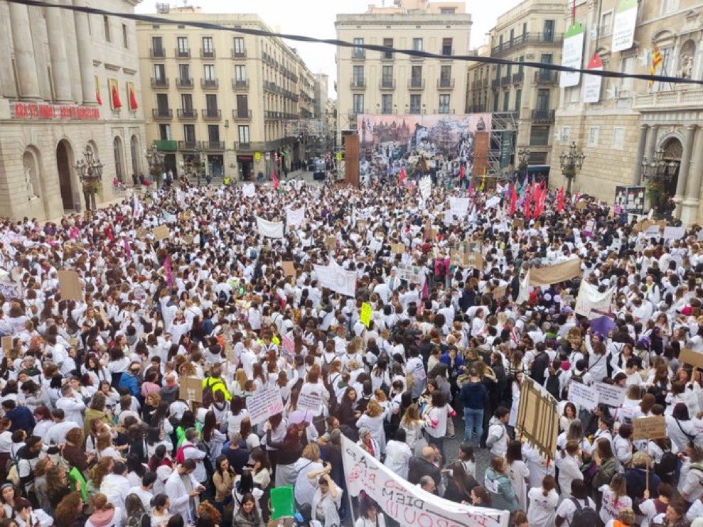 juanjosrequena's tweet photo. No puede caer todo el peso de la mala gestión #sanitaria #politica (recortes) en los equipos de #atencionprimaria @apicsbcn @icscat 
#enfermeras … 
NO podemos asumir + presión asistencial.

Reclamamos un cambio d rumbo y q se produzcan los ceses y dimisiones necesarias @salutcat https://t.co/ojFGwLifJb
