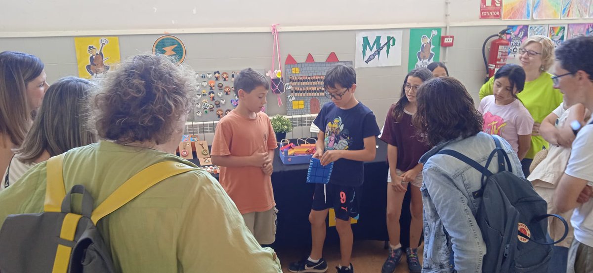 aliancesmagnet's tweet photo. 🎞️El cinema a l’escola

L'aliança de l'escola @PauCasals_Rubi amb la @filmotecacat ha permès que el cinema, i amb ell el treball conscient i profund dels llenguatges, entri al centre. Així ho van compartir durant la visita pedagògica amb altres escoles #magnet #VisitesMagnet https://t.co/GiRki4PFRf