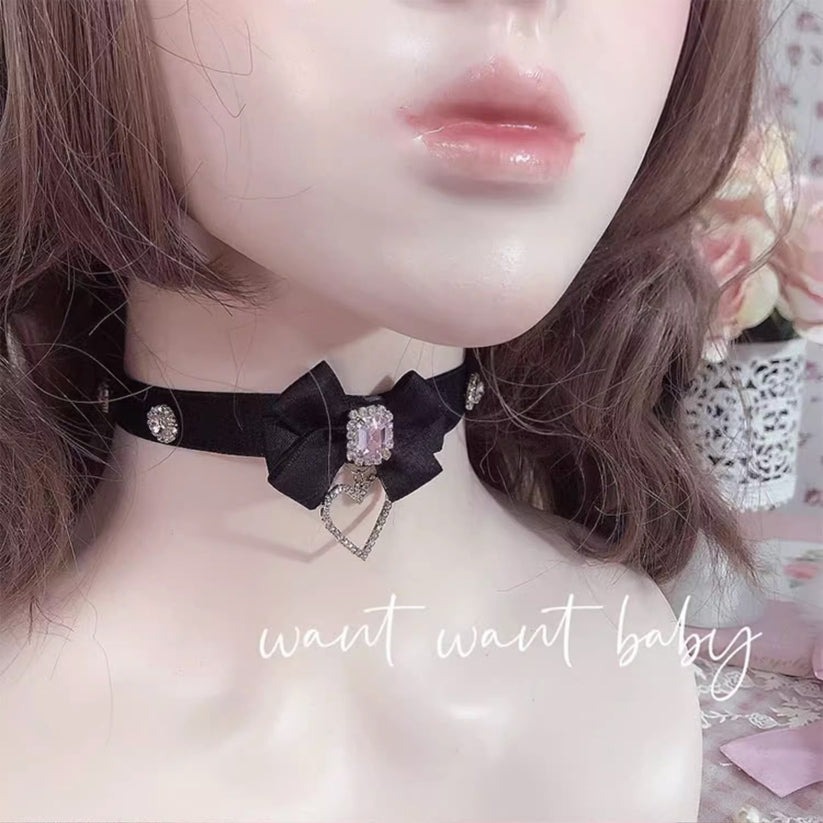 honeywardrobe07's tweet image. ✨ Jirai Kei Choker! ✨
This stunning choker features a delicate pink and black bow adorned with sparkling rhinestones. Don't miss out on this gorgeous piece. Shop now and
add a bit of sparkle to your style!✨✨
🛒 Purchase link:
honeywardrobe.com/products/jirai…
#JiraiKei #chokerset