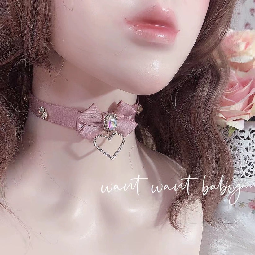 honeywardrobe07's tweet image. ✨ Jirai Kei Choker! ✨
This stunning choker features a delicate pink and black bow adorned with sparkling rhinestones. Don't miss out on this gorgeous piece. Shop now and
add a bit of sparkle to your style!✨✨
🛒 Purchase link:
honeywardrobe.com/products/jirai…
#JiraiKei #chokerset