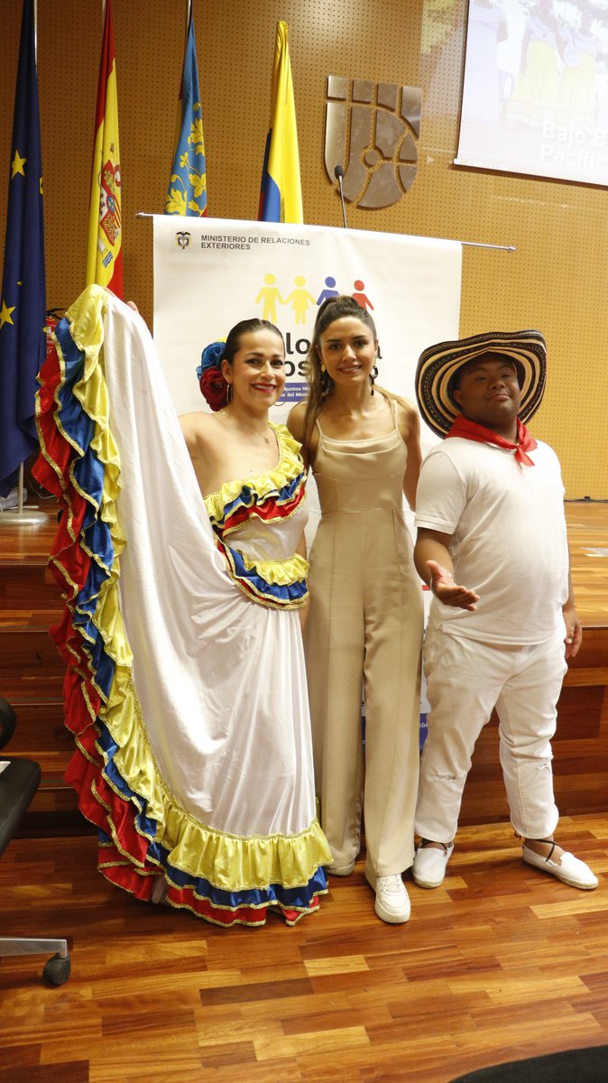 ConsColValEsp's tweet image. ¡Conmemoramos la Afrocolombianidad en Valencia el pasado 24 de mayo! Fue un día lleno de cultura, música y tradiciones que resaltan la riqueza y diversidad de nuestra herencia afrocolombiana. Gracias a todos los que se unieron a esta maravillosa celebración💛💙❤️