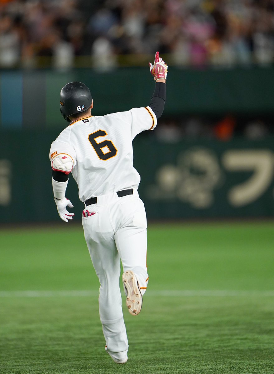 sanspo_giants's tweet photo. ㊗️フォロワー10万人記念企画🎉
3名様にお好きな写真のパネル（25.4㌢×36.6㌢）をプレゼント！
【@sanspo_giantsをフォロー＆こちらのポストをリポスト】
で応募完了
当選者にはこれまで当アカウントで投稿した中からお好きな写真を選んでいただきます。締切、注意要項、写真のお探し方法はリプライ欄👇 https://t.co/jkxkXNbvff