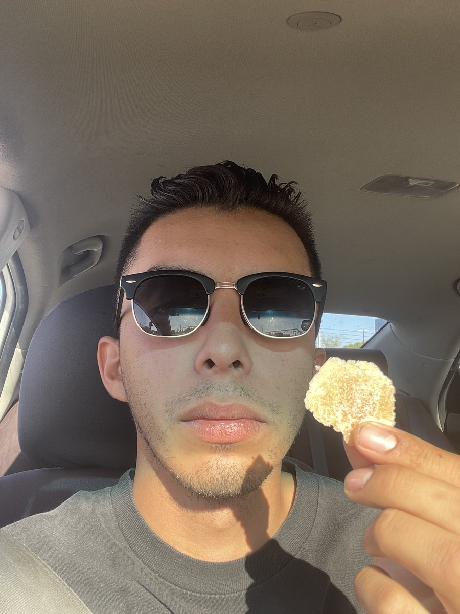 YoungChapo_'s tweet photo. 🫰🏽 https://t.co/fXrMdMIdlm