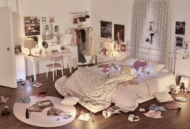 PISCESPRADA's tweet photo. delusional girl room, delude magazine 2023 https://t.co/toYHt0gMun