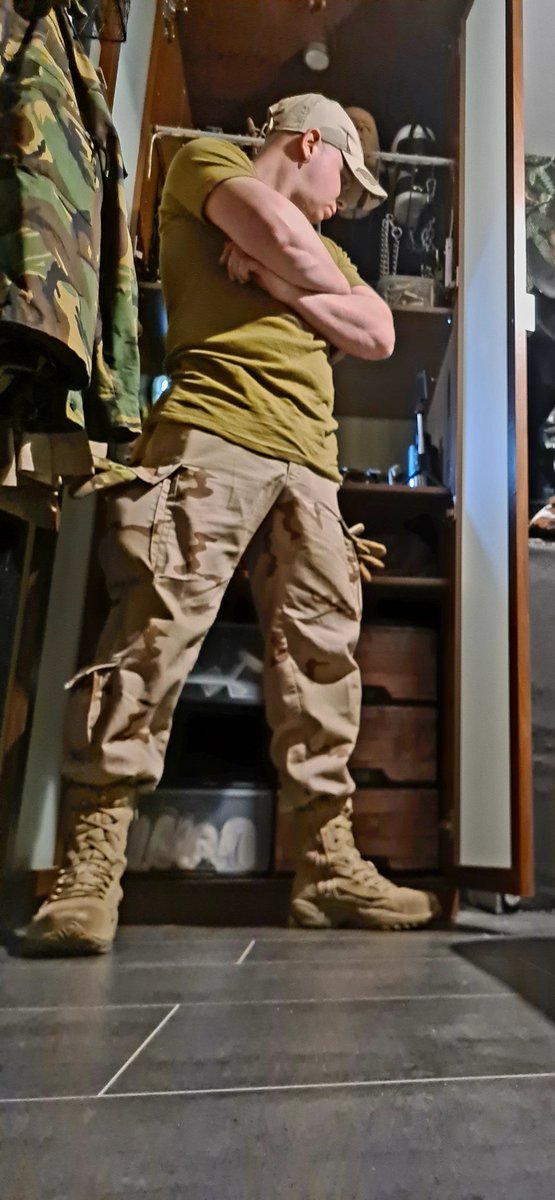 LockedShiba's tweet photo. Welcome 2 my fun closet😈😈💪💪🔒🔒 https://t.co/HeB4syh5z8