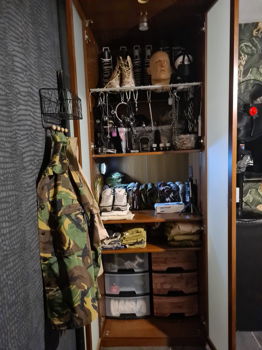 LockedShiba's tweet photo. Welcome 2 my fun closet😈😈💪💪🔒🔒 https://t.co/HeB4syh5z8
