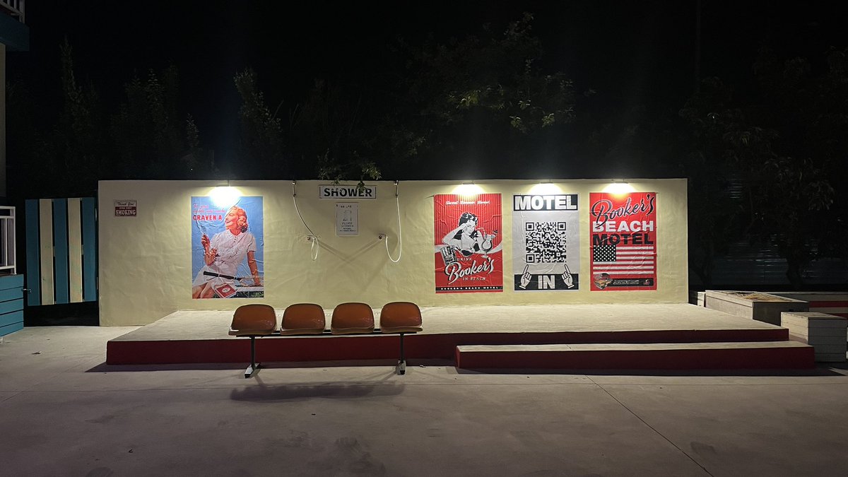 여름이어도 아니어도 좋을. 양양 1박 2일 코스 추천. 짧은 일정에 밀도 높은 양양코스. 딱 네곳?

1.숙소_양양 부커스 비치 호텔_미국 고속도로 근처 황량한 공간에 네온 빛이 번지는 영화속 모텔을 컨셉으로 지은 호텔. 인테리어도 감각적이고 무엇보다 가격이 좋음. 평일 10만원!!! 원래