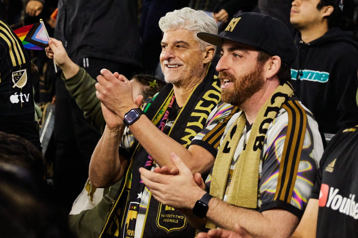 LAFC_Sanchez's tweet photo. @ESPNLosAngeles @LAFC @VeniceMase @Corporate_Greg @LAFCPrideRepub @LAFC3252 @LAFCrich @lafclarry @iamMarioRuiz @TalkSoccer @LAIreland @BMOStadium Yall did amazing! Dale Black and Gold https://t.co/gnzgIP2nEu