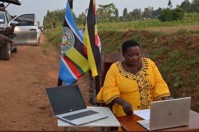 uga_one's tweet photo. Prime Minister Nabbanja is unhappy with the slow progress of Kampala road construction and plans to take action.
#UGAStories https://t.co/kyXbyjRYIq