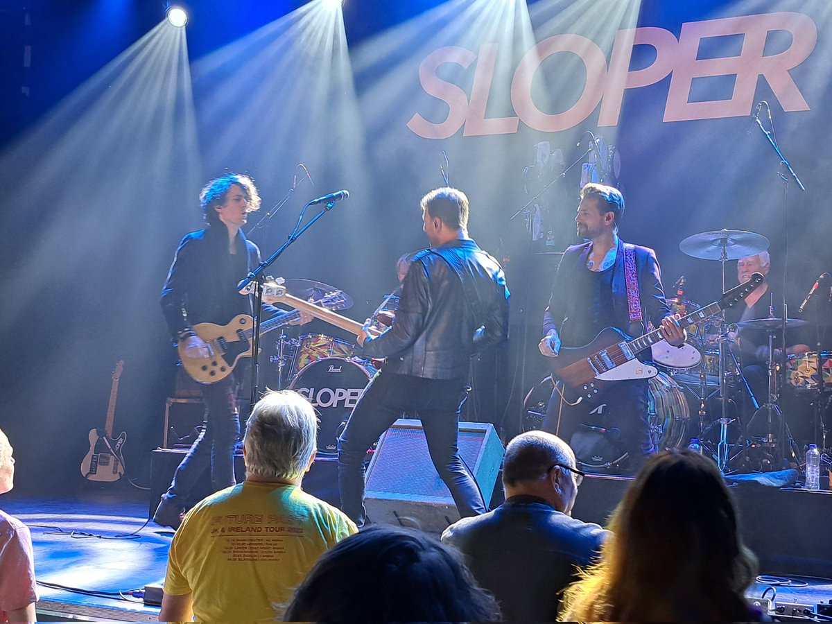 SebastianKelder's tweet photo. Gave avond gehad met @EdwinVelsink bij Sloper in @podiumBoerderij #Sloper #CesarZuiderwijk #MarioGoossens https://t.co/MvhlwirsM3