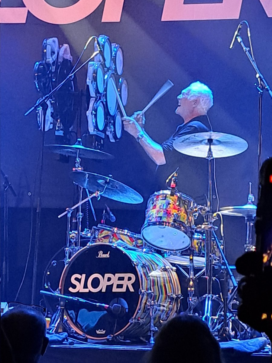 SebastianKelder's tweet photo. Gave avond gehad met @EdwinVelsink bij Sloper in @podiumBoerderij #Sloper #CesarZuiderwijk #MarioGoossens https://t.co/MvhlwirsM3