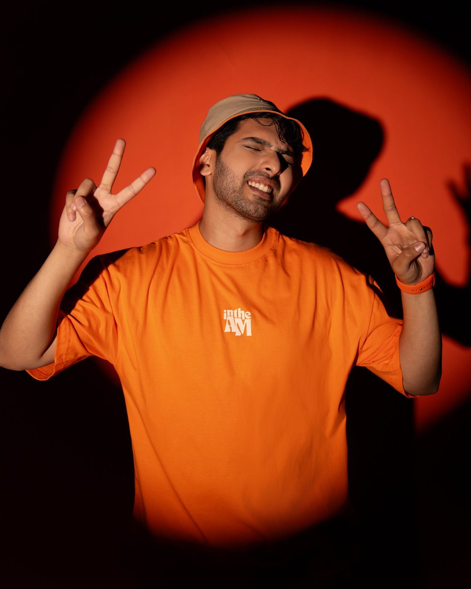 ArmaanMalik22's tweet photo. Summer ready with “𝗶𝗻 𝘁𝗵𝗲 𝗔𝗠” 🍊

Grab my merch now: https://t.co/1an6i3WHo8 https://t.co/m8dQ3xJsqQ