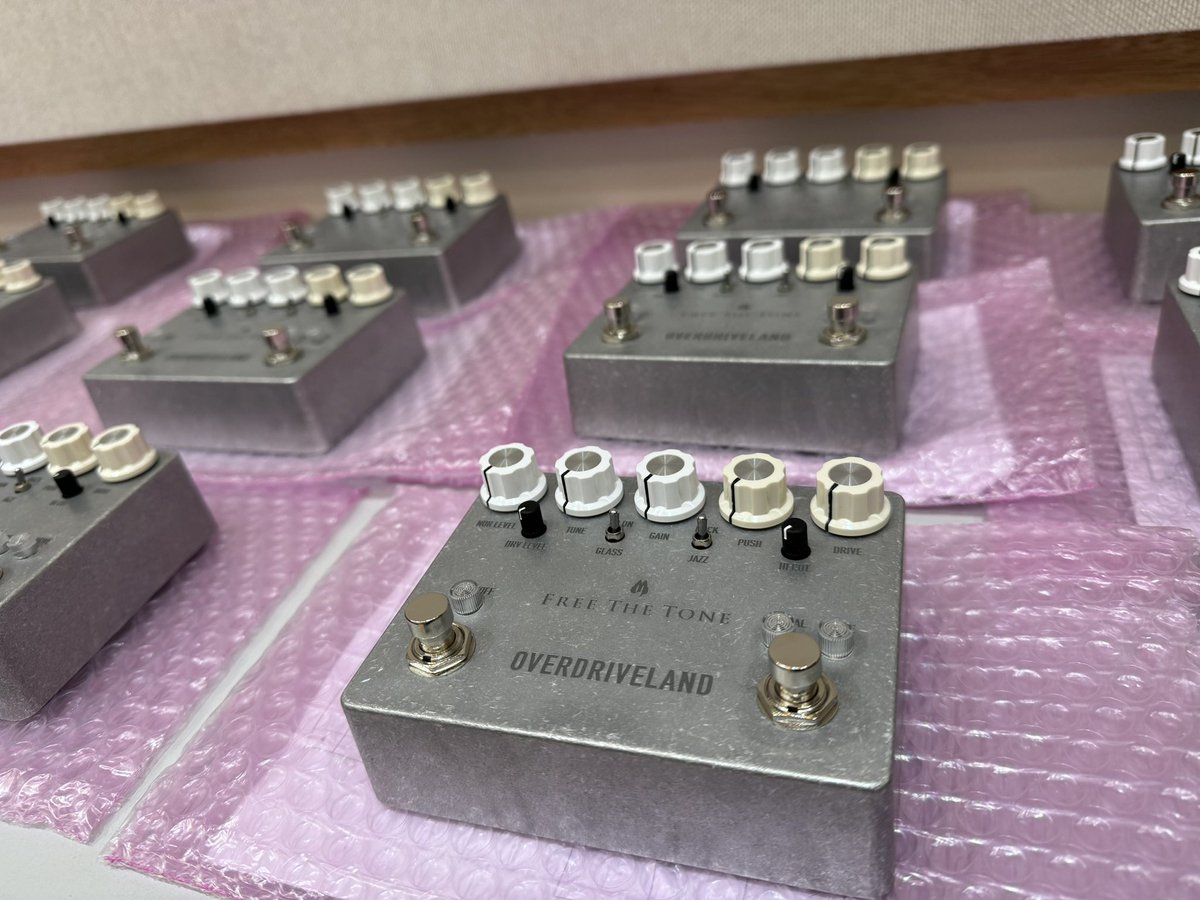 yhayashifrtt's tweet photo. 今日の午後はOVERDRIVELAND / ODL-1-CSの生産です。良い仕上がりです。
#freethetone
#フリーザトーン
#overdriveland
#ODL1
#ODL1CS https://t.co/A6bfJz3xgX