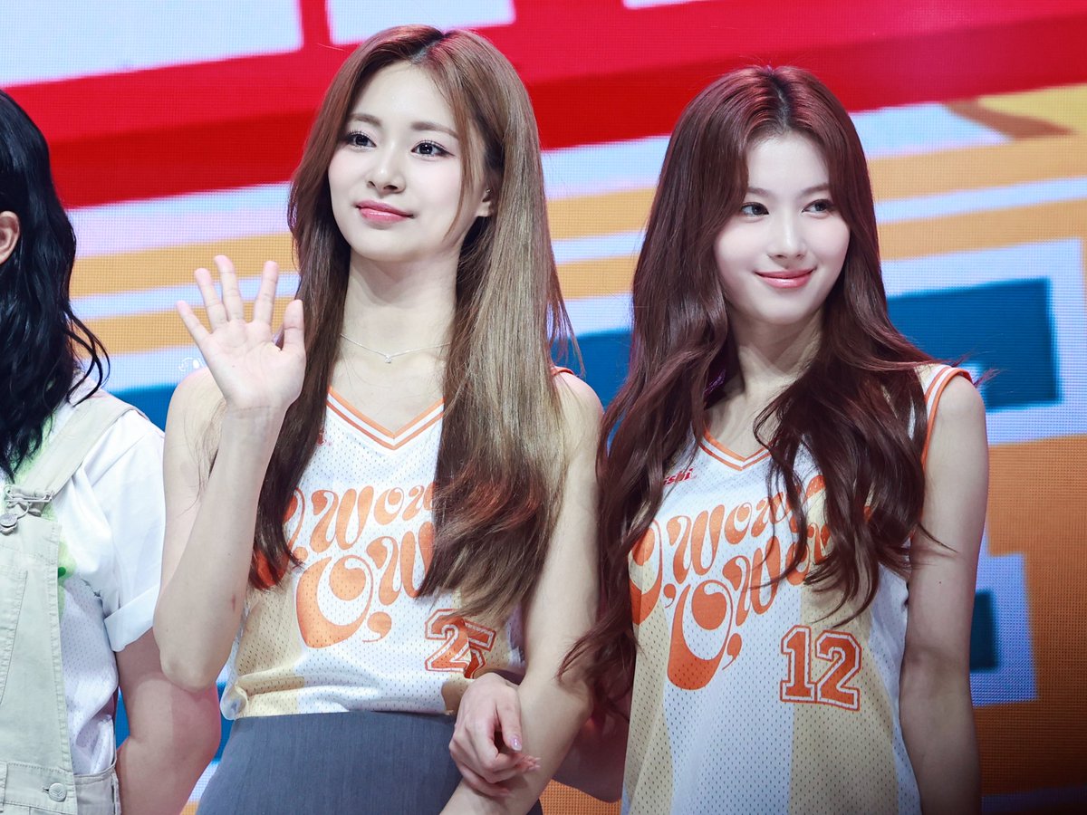 2extrafanta's tweet image. 20240601

💜💙

#쯔위 #TZUYU  #ツウィ #子瑜