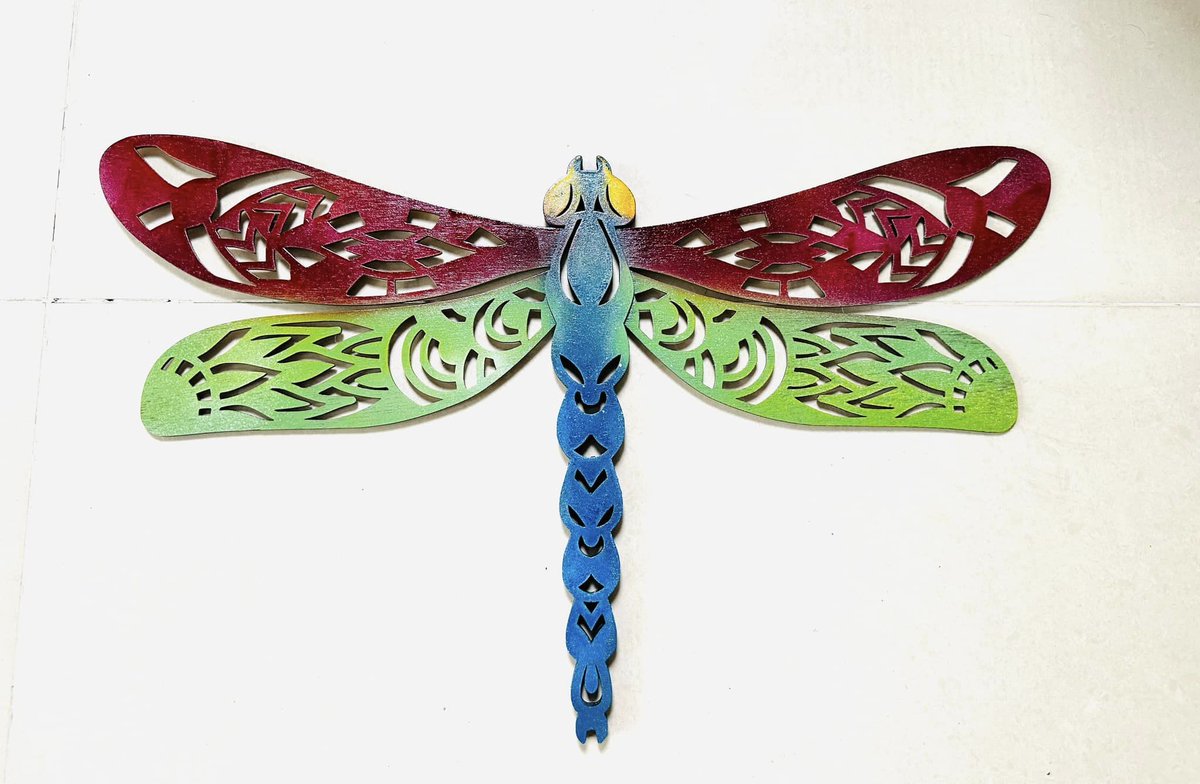 snapmaker's tweet image. We're thrilled to share this amazing dragonfly created by our talented user. #Laser it, paint it and showcase with LED Lights!👀

📷Credit: Linh Tran (Facebook)

Keep inspiring us with your incredible designs!😉😉 #SnapmakerShowcase

#DIY #Makers #Lasercutter #Laserengraving